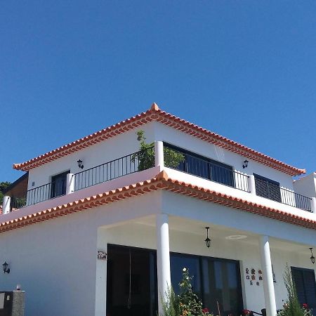 Cottage house Caniço Екстериор снимка
