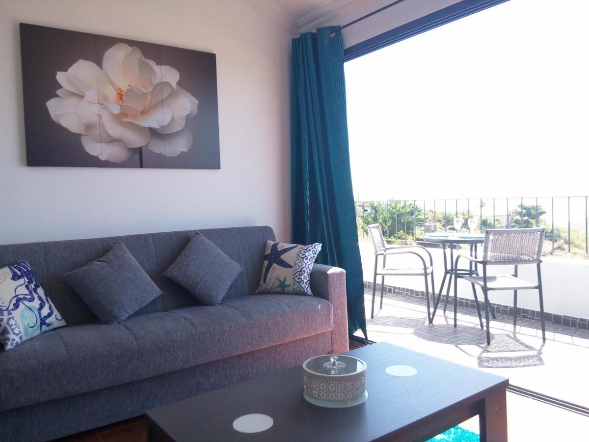 Cottage house Caniço Екстериор снимка