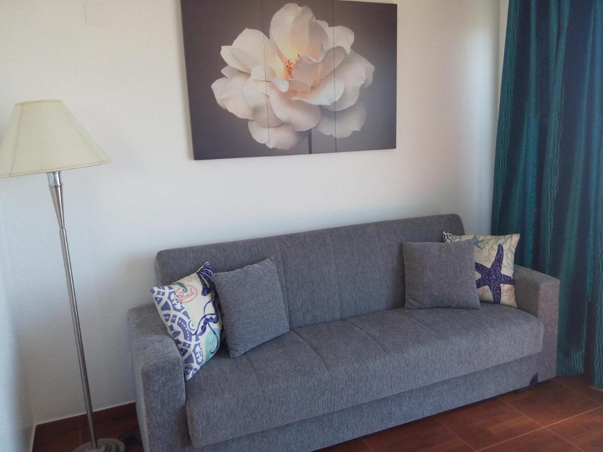 Cottage house Caniço Екстериор снимка
